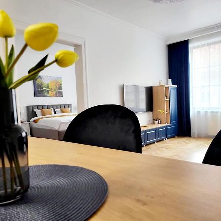 Sboldtown By Holztreppe Apartment Brasov Bagian luar foto