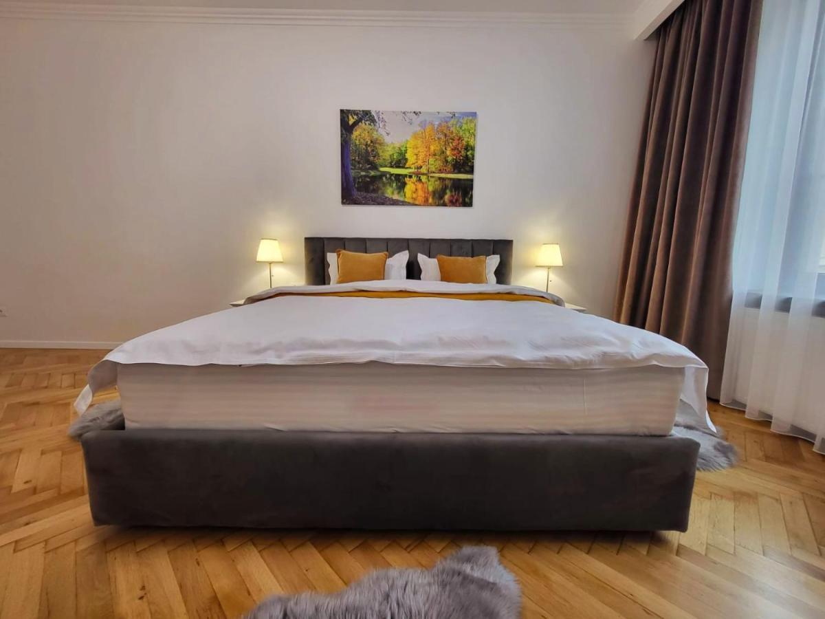 Sboldtown By Holztreppe Apartment Brasov Bagian luar foto